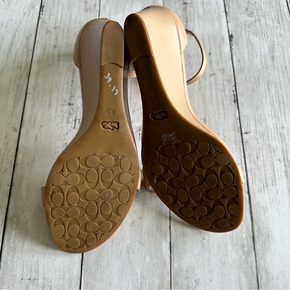 PREOWNED WOMENS COACH BIG BUCKLE NUDE WEDGE HEELS SIZE 8.5 - Picture 5 of 9